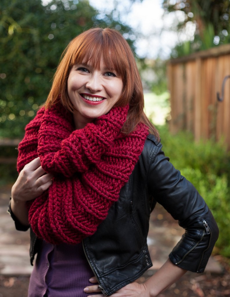 Denise's "Procragratification Infinity Cowl" pattern